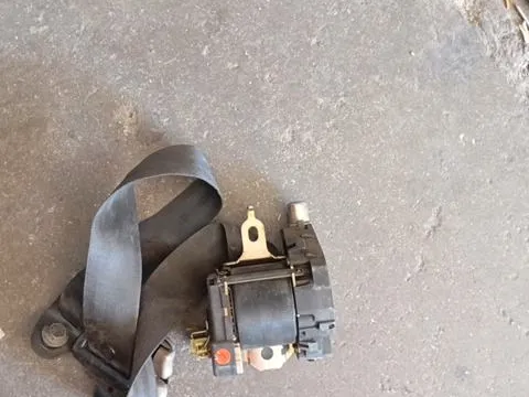 Ζώνη Ασφαλείας Εμπρός Αριστερή για TOYOTA AVENSIS (1997 - 2000) (T220)  Ζώνη Ασφαλείας Εμπρός Αριστερή για TOYOTA AVENSIS (1997 - 2000) (T220)