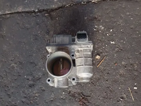 Σώμα Πεταλούδας SERA57601 για NISSAN ALMERA (2002 - 2006) (N16)  Σώμα Πεταλούδας SERA57601 για NISSAN ALMERA (2002 - 2006) (N16)
