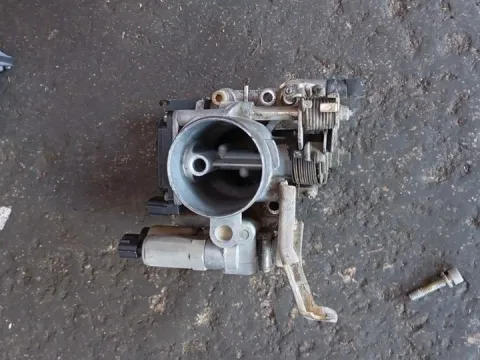 Σώμα Πεταλούδας RHN5017 για NISSAN ALMERA (1995 - 1998) (N15)  Σώμα Πεταλούδας RHN5017 για NISSAN ALMERA (1995 - 1998) (N15)