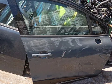 Πόρτα Εμπρός Δεξιά για RENAULT CLIO (2016 - 2019) *Γ* Πόρτα Εμπρός Δεξιά για RENAULT CLIO (2016 - 2019) *Γ*