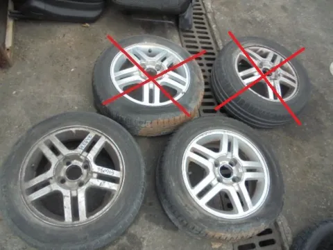 Ζαντολάστιχο 1ΤΕΜ  DUNLOP 195/60/R15 [47:14] (Λίγο Χτυπημένη η Μια Ζάντα) για FORD FOCUS (1998 - 2001) Mk1a , (2002 - 2004) Mk1b *Γ*