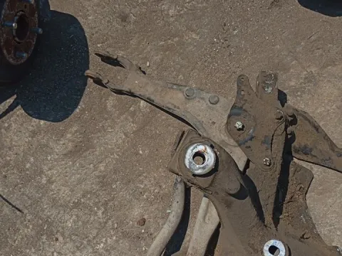 Ψαλίδι Εμπρός Αριστερό για PEUGEOT 407 (2004 - 2008) (6D_) *ΔΒ* Ψαλίδι Εμπρός Αριστερό για PEUGEOT 407 (2004 - 2008) (6D_) *ΔΒ*