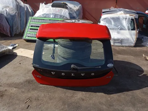 Πορτ-Μπαγκάζ για VOLVO V40 (2013 - )  Πορτ-Μπαγκάζ για VOLVO V40 (2013 - )