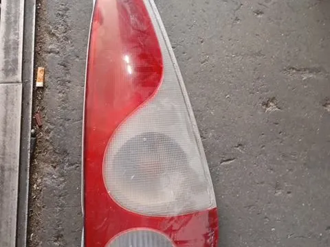 Φανάρι Πίσω Δεξί Ελαττωματικό για TOYOTA YARIS VERSO (1999 - 2002) (XP20)  Φανάρι Πίσω Δεξί Ελαττωματικό για TOYOTA YARIS VERSO (1999 - 2002) (XP20)