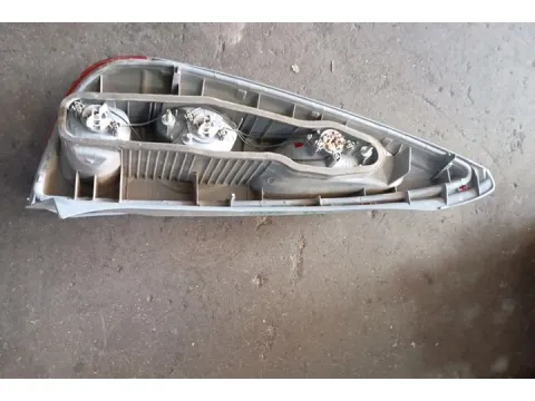 Φανάρι Πίσω Δεξί Ελαττωματικό για TOYOTA YARIS VERSO (1999 - 2002) (XP20)  -  Φανάρι Πίσω Δεξί Ελαττωματικό για TOYOTA YARIS VERSO (1999 - 2002) (XP20)  -