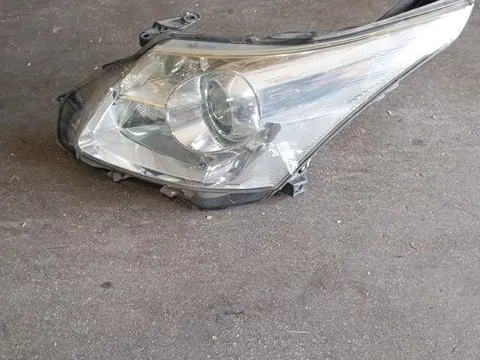 Φανάρι Εμπρός Αριστερό Σπασμένη Βάση για TOYOTA AVENSIS (2009 - 2012) (T270) Sedan - 4dr  Φανάρι Εμπρός Αριστερό Σπασμένη Βάση για TOYOTA AVENSIS (2009 - 2012) (T270) Sedan - 4dr