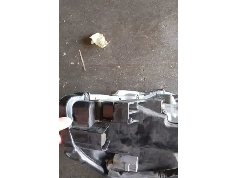 Φανάρι Εμπρός Αριστερό Σπασμένη Βάση για TOYOTA AVENSIS (2009 - 2012) (T270) Sedan - 4dr  -  Φανάρι Εμπρός Αριστερό Σπασμένη Βάση για TOYOTA AVENSIS (2009 - 2012) (T270) Sedan - 4dr  -