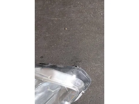 Φανάρι Εμπρός Δεξί Σπασμένες Βάσεις για TOYOTA AVENSIS (2009 - 2012) (T270)  -  Φανάρι Εμπρός Δεξί Σπασμένες Βάσεις για TOYOTA AVENSIS (2009 - 2012) (T270)  -