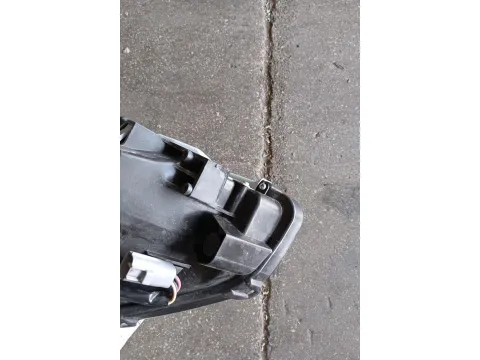 Φανάρι Εμπρός Δεξί Σπασμένη Βάση για TOYOTA AVENSIS (2009 - 2012) (T270) Sedan - 4dr  -  Φανάρι Εμπρός Δεξί Σπασμένη Βάση για TOYOTA AVENSIS (2009 - 2012) (T270) Sedan - 4dr  -
