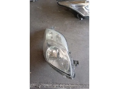 Φανάρι Εμπρός Δεξί Σπασμένη ΄Βάση για TOYOTA YARIS (2009 - 2012) (XP90) Hatchback - 5dr  Φανάρι Εμπρός Δεξί Σπασμένη ΄Βάση για TOYOTA YARIS (2009 - 2012) (XP90) Hatchback - 5dr