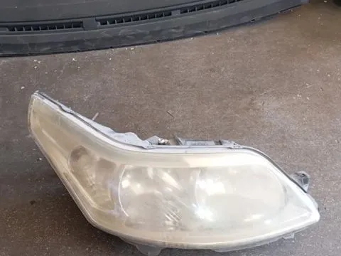 Φανάρι Εμπρός Δεξί Σπασμένες  Βάσεις για CITROEN C4 (2004 - 2007) (LC) (LA) Coupe - 3dr , (2007 - 2011)  Φανάρι Εμπρός Δεξί Σπασμένες  Βάσεις για CITROEN C4 (2004 - 2007) (LC) (LA) Coupe - 3dr , (2007 - 2011)