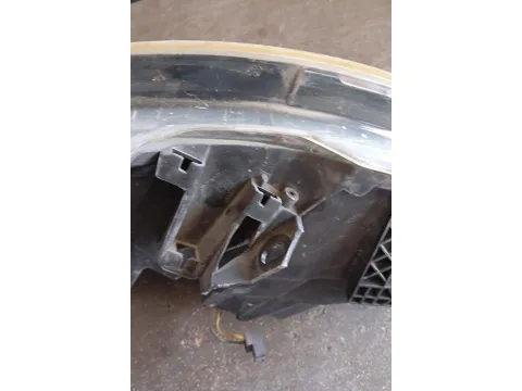 Φανάρι Εμπρός Δεξί Σπασμένες  Βάσεις για CITROEN C4 (2004 - 2007) (LC) (LA) Coupe - 3dr , (2007 - 2011)  - 