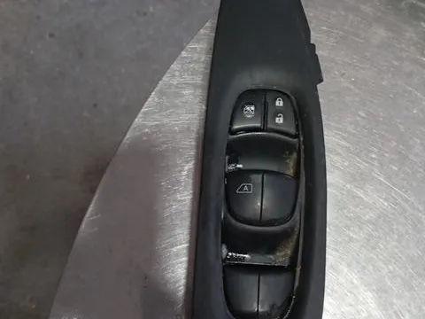 Διακόπτης Παραθύρων Κεντρικός Αριστερής 3+16pin για NISSAN QASHQAI (2014 - 2017) ( J11 ) SUV - ΕΚΤΟΣ ΔΡΟΜΟΥ - 5dr  Διακόπτης Παραθύρων Κεντρικός Αριστερής 3+16pin για NISSAN QASHQAI (2014 - 2017) ( J11 ) SUV - ΕΚΤΟΣ ΔΡΟΜΟΥ - 5dr