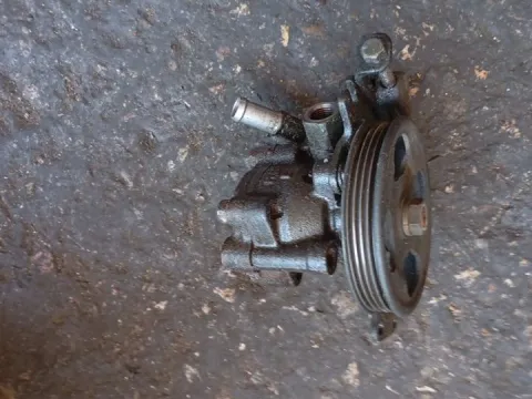 Αντλία Υδραυλικού Τιμονιού για NISSAN ALMERA (1995 - 1998) (N15)  Αντλία Υδραυλικού Τιμονιού για NISSAN ALMERA (1995 - 1998) (N15)