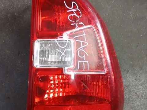 Φανάρι Πίσω Δεξί Σπασμένο  για KIA SPORTAGE (2008 - 2010) (JE) SUV- ΕΚΤΟΣ ΔΡΟΜΟΥ - 5dr  Φανάρι Πίσω Δεξί Σπασμένο  για KIA SPORTAGE (2008 - 2010) (JE) SUV- ΕΚΤΟΣ ΔΡΟΜΟΥ - 5dr