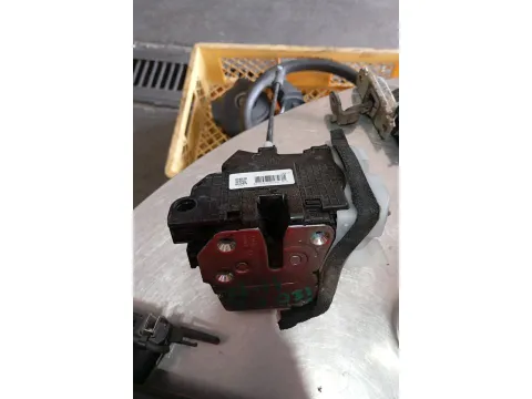 Ηλεκτρομαγνητική Κλειδαριά Εμπρός Δεξιά 4pin  για HYUNDAI i20 (2012 - 2015) ( ) Hatchback - 5dr  -  Ηλεκτρομαγνητική Κλειδαριά Εμπρός Δεξιά 4pin  για HYUNDAI i20 (2012 - 2015) ( ) Hatchback - 5dr  -
