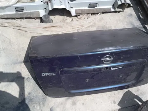 Καπό Πίσω για OPEL VECTRA (1996 - 1998) B Sedan - 4dr *ΔΒ* Καπό Πίσω για OPEL VECTRA (1996 - 1998) B Sedan - 4dr *ΔΒ*
