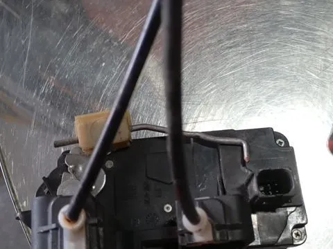 Ηλεκτρομαγνητική Κλειδαριά Πίσω Δεξιά 5PIN για OPEL VECTRA (2002 - 2005) C Hatchback - 5dr  Ηλεκτρομαγνητική Κλειδαριά Πίσω Δεξιά 5PIN για OPEL VECTRA (2002 - 2005) C Hatchback - 5dr