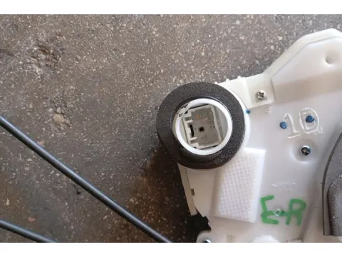 Ηλεκτρομαγνητική Κλειδαριά Εμπρός Δεξιά 6pin για TOYOTA YARIS (2012 - 2014) ( ) Hatchback - 5dr , (2015 - 2017)  -  Ηλεκτρομαγνητική Κλειδαριά Εμπρός Δεξιά 6pin για TOYOTA YARIS (2012 - 2014) ( ) Hatchback - 5dr , (2015 - 2017)  -