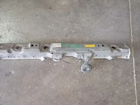Τραβέρσα  Εμπρός Μετώπης Άνω για TOYOTA YARIS VERSO (2002 - 2004) (XP20)  Τραβέρσα  Εμπρός Μετώπης Άνω για TOYOTA YARIS VERSO (2002 - 2004) (XP20)