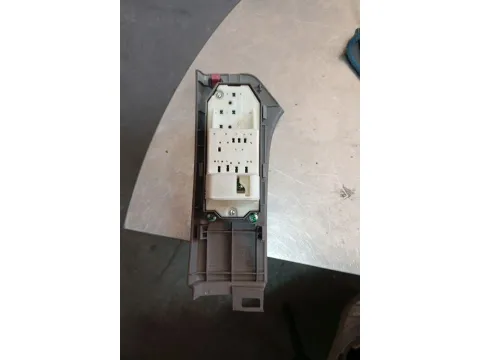 Διακόπτης Παραθύρων Κεντρικός Αριστερής 10pin  για TOYOTA YARIS (2006 - 2009) (KL9) Hatchback - 5dr , Hatchback - 3dr , (2009 - 2012) (XP90)  -  Διακόπτης Παραθύρων Κεντρικός Αριστερής 10pin  για TOYOTA YARIS (2006 - 2009) (KL9) Hatchback - 5dr , Hatchback - 3dr , (2009 - 2012) (XP90)  -