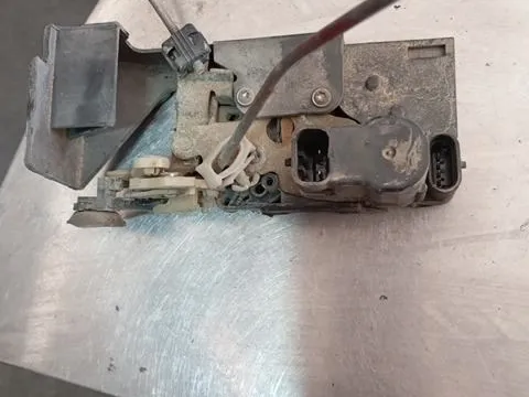 Ηλεκτρομαγνητική Κλειδαριά Πίσω Δεξιά 4+2pin για ALFA ROMEO 156 (1997 - 2003) (932)  Ηλεκτρομαγνητική Κλειδαριά Πίσω Δεξιά 4+2pin για ALFA ROMEO 156 (1997 - 2003) (932)