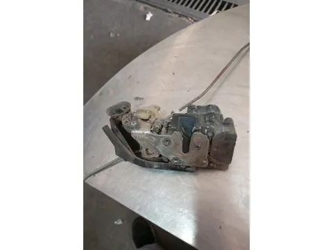 Ηλεκτρομαγνητική Κλειδαριά Πίσω Δεξιά 4+2pin για ALFA ROMEO 156 (1997 - 2003) (932)  -  Ηλεκτρομαγνητική Κλειδαριά Πίσω Δεξιά 4+2pin για ALFA ROMEO 156 (1997 - 2003) (932)  -