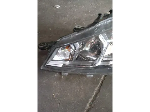 Φανάρι Εμπρός Αριστερό Απλό Με Led Πορείας 9pin για SEAT IBIZA (2017 - ) (6F)  -  Φανάρι Εμπρός Αριστερό Απλό Με Led Πορείας 9pin για SEAT IBIZA (2017 - ) (6F)  -