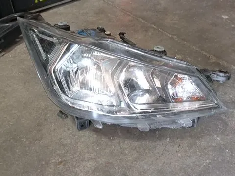 Φανάρι Εμπρός Δεξί Απλό Με Led Πορείας 9pin για SEAT IBIZA (2017 - ) (6F)  Φανάρι Εμπρός Δεξί Απλό Με Led Πορείας 9pin για SEAT IBIZA (2017 - ) (6F)