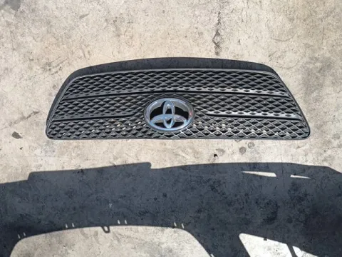 Μάσκα Σήμα - Έμβλημα Εμπρός για TOYOTA COROLLA (2002 - 2004) (E120)  Μάσκα Σήμα - Έμβλημα Εμπρός για TOYOTA COROLLA (2002 - 2004) (E120)