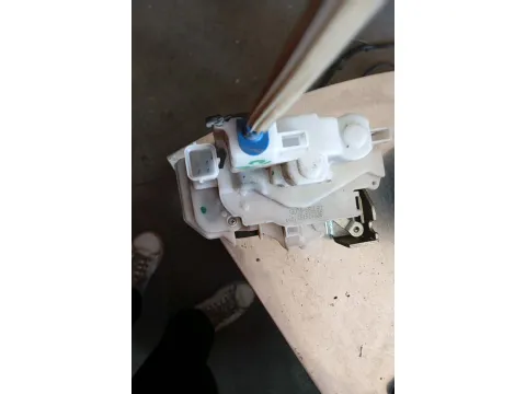 Ηλεκτρομαγνητική Κλειδαριά Εμπρός Δεξιά 4pin  για FIAT DOBLO (2010 - 2015) (152) MPV ΠΟΛΥΜΟΡΦΙΚΑ 5dr Combi  -  Ηλεκτρομαγνητική Κλειδαριά Εμπρός Δεξιά 4pin  για FIAT DOBLO (2010 - 2015) (152) MPV ΠΟΛΥΜΟΡΦΙΚΑ 5dr Combi  -