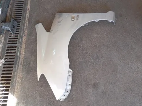 Φτερό Εμπρός Αριστερό για TOYOTA COROLLA VERSO (2001 - 2004) (E120)  Φτερό Εμπρός Αριστερό για TOYOTA COROLLA VERSO (2001 - 2004) (E120)