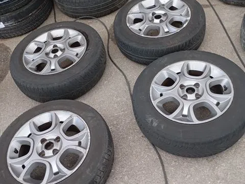 Ζαντολάστιχο 4άδα Aλουμινίου 2ΤΕΜ 175/65R15 PIRELLI +2TEM 185/65R15 NANKANG  για FIAT PANDA (2012 - ) *E*  Ζαντολάστιχο 4άδα Aλουμινίου 2ΤΕΜ 175/65R15 PIRELLI +2TEM 185/65R15 NANKANG  για FIAT PANDA (2012 - ) *E*