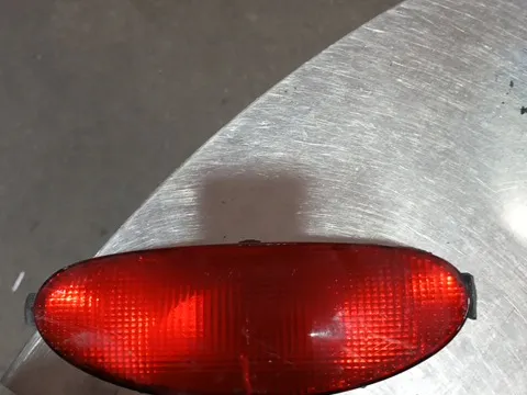 Φανάρι Πίσω Μεσαίο Ανακλαστικό για PEUGEOT 206 (1998 - 2002) (2A) (2C) (T3E) Hatchback - 5dr , Hatchback - 3dr  Φανάρι Πίσω Μεσαίο Ανακλαστικό για PEUGEOT 206 (1998 - 2002) (2A) (2C) (T3E) Hatchback - 5dr , Hatchback - 3dr