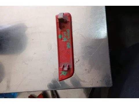 Φανάρι Πίσω Δεξί  Ανακλαστικό Προφυλακτήρα Πίσω 8200384036 για DACIA DUSTER (2010 - 2017 )  - 