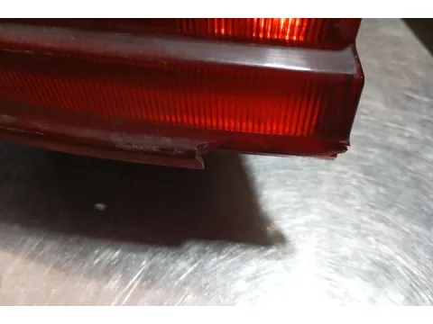 Φανάρι Πίσω Δεξί Χωρίς Πλακέτα Ραγισμένο για TOYOTA AVENSIS (1997 - 2000) (T220)  - 