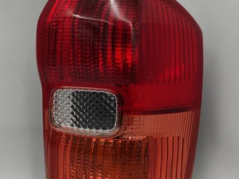 Φανάρι Πίσω Δεξί για TOYOTA RAV-4 (2000 - 2004) (XA20) Φανάρι Πίσω Δεξί για TOYOTA RAV-4 (2000 - 2004) (XA20)