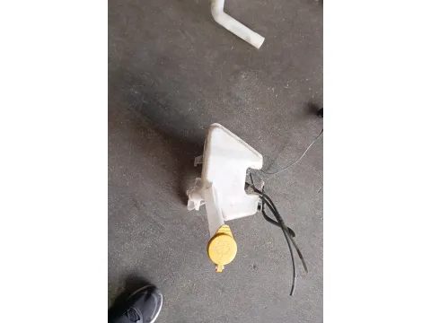 Δοχείο Υαλοκαθαριστήρων Με Μοτέρ για TOYOTA YARIS (2012 - 2014) ( )  -  Δοχείο Υαλοκαθαριστήρων Με Μοτέρ για TOYOTA YARIS (2012 - 2014) ( )  -