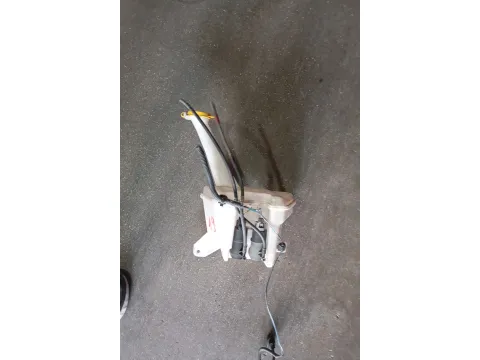 Δοχείο Υαλοκαθαριστήρων Με Μοτέρ για TOYOTA YARIS (2012 - 2014) ( )  -  Δοχείο Υαλοκαθαριστήρων Με Μοτέρ για TOYOTA YARIS (2012 - 2014) ( )  -