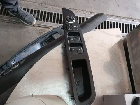 Διακόπτης Παραθύρων Κεντρικός Αριστερής 4πλός 7+18pin για HYUNDAI i10 (2014 - 2019) Hatchback - 5dr 