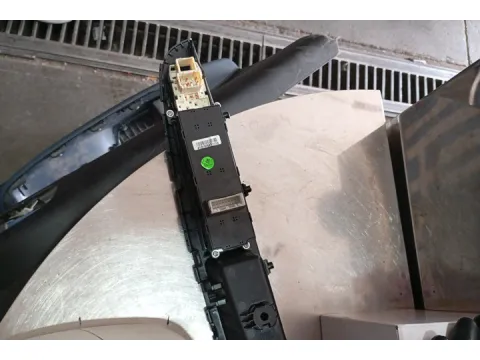 Διακόπτης Παραθύρων Κεντρικός Αριστερής 4πλός 7+18pin για HYUNDAI i10 (2014 - 2019) Hatchback - 5dr  -  Διακόπτης Παραθύρων Κεντρικός Αριστερής 4πλός 7+18pin για HYUNDAI i10 (2014 - 2019) Hatchback - 5dr  -