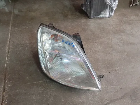 Φανάρι Εμπρός Δεξί Σπασμένη Βάση  για FORD FIESTA (2002 - 2005) Mk5a  Φανάρι Εμπρός Δεξί Σπασμένη Βάση  για FORD FIESTA (2002 - 2005) Mk5a