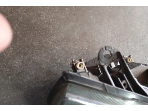 Φανάρι Εμπρός Δεξί Σπασμένη Βάση  για FORD FIESTA (2002 - 2005) Mk5a  - 