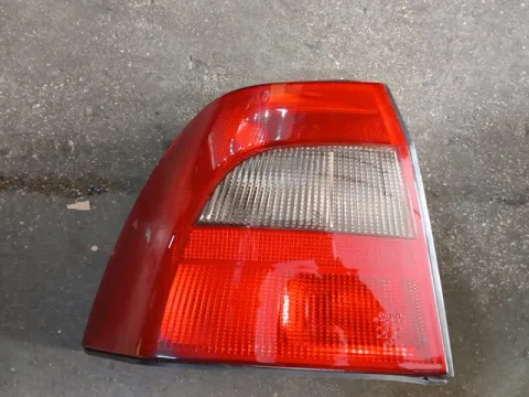 Φανάρι Πίσω Αριστερό Φιμέ Ιμιτασιόν για OPEL VECTRA (1999 - 2002) B Sedan - 4dr  Φανάρι Πίσω Αριστερό Φιμέ Ιμιτασιόν για OPEL VECTRA (1999 - 2002) B Sedan - 4dr