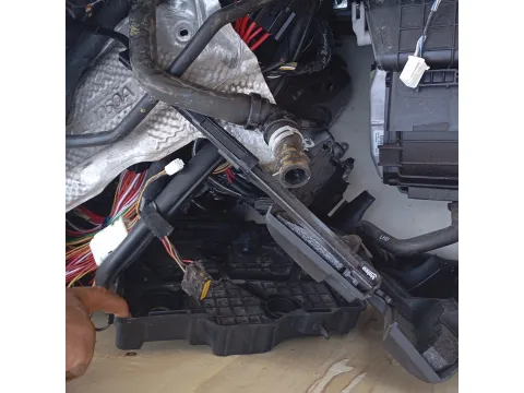 Ψύκτης (Εβαπορέτα) 272705099R Κουτί Με Βάση για RENAULT CLIO (2016 - 2019) 1200 (D4FD7) Petrol 75hp *ΔΒ* -  Ψύκτης (Εβαπορέτα) 272705099R Κουτί Με Βάση για RENAULT CLIO (2016 - 2019) 1200 (D4FD7) Petrol 75hp *ΔΒ* -