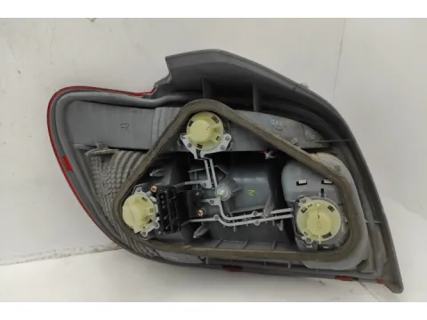 Φανάρι Πίσω Δεξί Με Φίσα για TOYOTA YARIS (2003 - 2005) (XP10) -  Φανάρι Πίσω Δεξί Με Φίσα για TOYOTA YARIS (2003 - 2005) (XP10) -