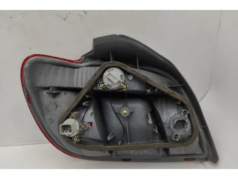 Φανάρι Πίσω Δεξί Με Ντουί Ροζέ Φλάς για TOYOTA YARIS (1999 - 2002) (XP10) - 