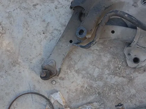 Ψαλίδι Εμπρός Αριστερό για TOYOTA COROLLA (2004 - 2007) (E120) *ΔΒ* Italy