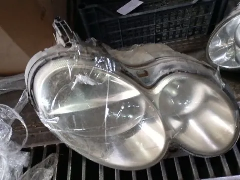 Φανάρι Εμπρός Δεξί Με Σπασμένη Βάση για MERCEDES CLK (2002 - 2005) (C209) Cabrio - 2dr , Coupe - 2dr 