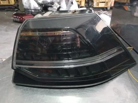 Φανάρι Πίσω Δεξί  Τύπου Lexus Ιμιτασιόν  για VW GOLF (2017 - 2020) Mk7.5 (5G) 